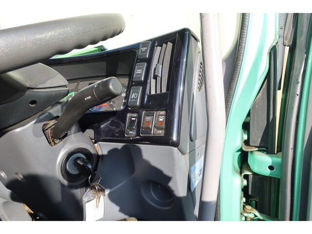 いすゞフォワードアルミウイング中型（4t）[写真31]