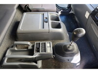 いすゞフォワードアルミウイング中型（4t）[写真35]