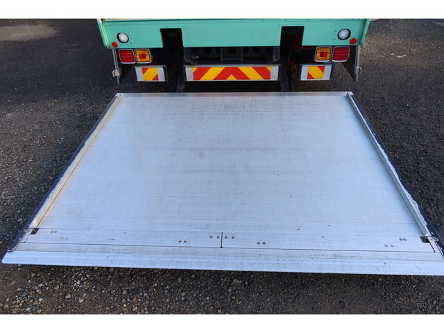 いすゞフォワードアルミウイング中型（4t）[写真09]