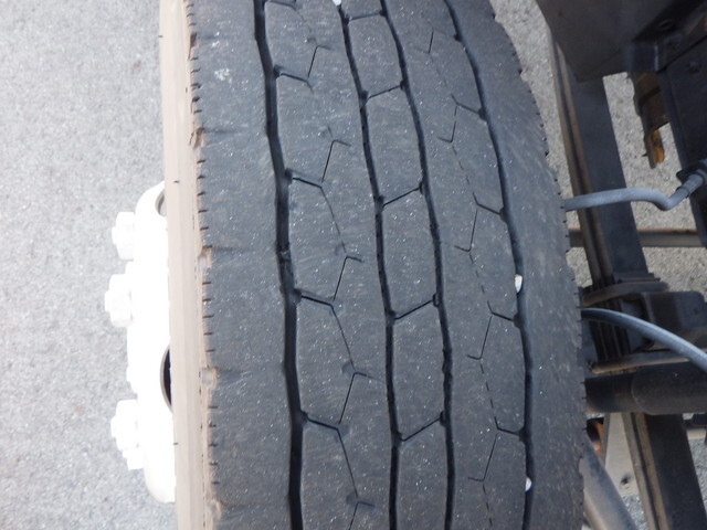 日野レンジャー幌ウイング中型（4t）[写真32]