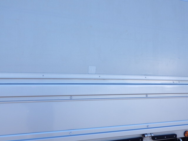 日野レンジャー幌ウイング中型（4t）[写真37]