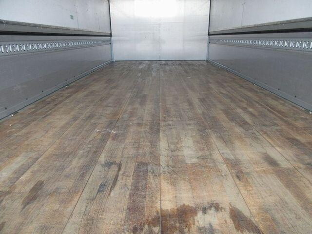 三菱ふそうファイターアルミウイング中型（4t）[写真17]