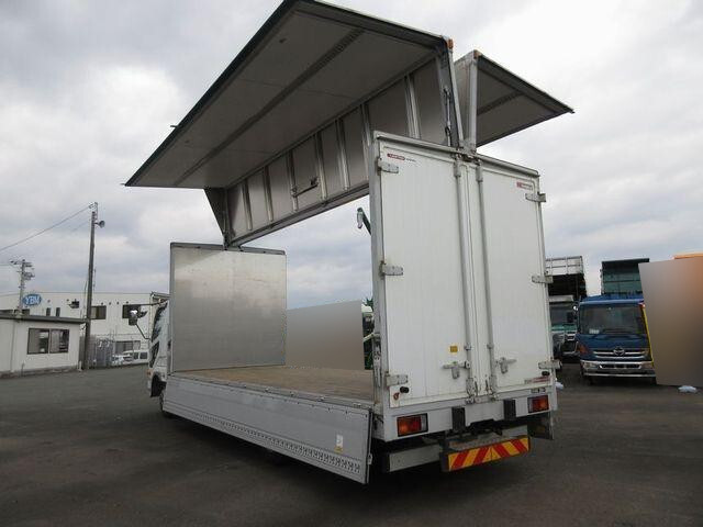 三菱ふそうファイターアルミウイング中型（4t）[写真02]