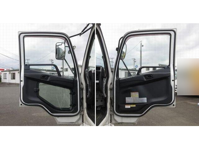 三菱ふそうファイターアルミウイング中型（4t）[写真25]