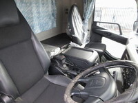 三菱ふそうファイターアルミウイング中型（4t）[写真28]