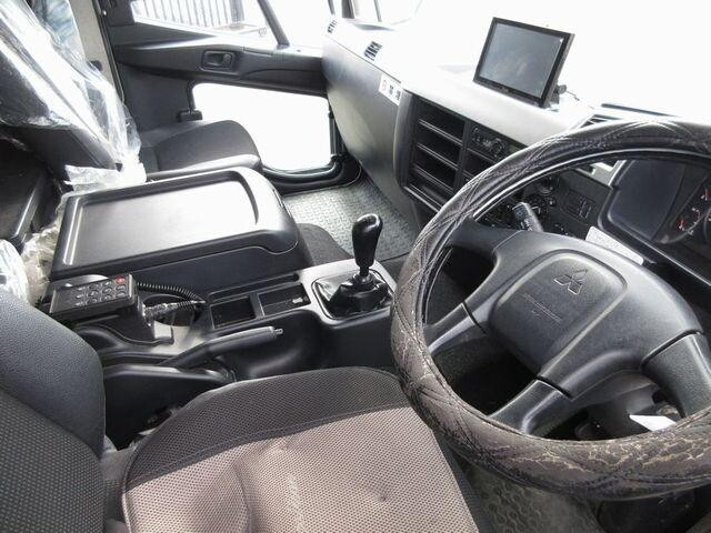 三菱ふそうファイターアルミウイング中型（4t）[写真29]