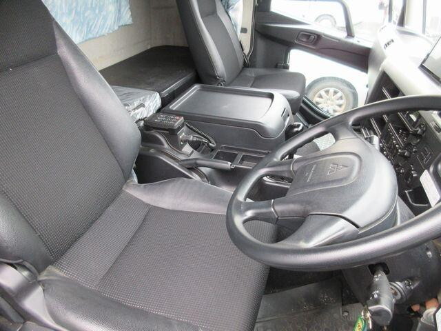 三菱ふそうファイターアルミウイング中型（4t）[写真30]