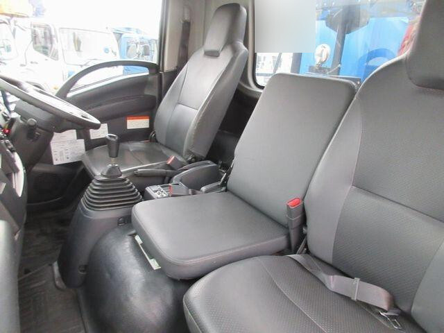 いすゞフォワードコンテナ専用車中型（4t）[写真32]