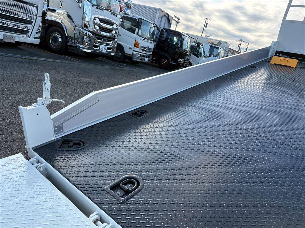 日野デュトロセーフティローダー小型（2t・3t）[写真11]