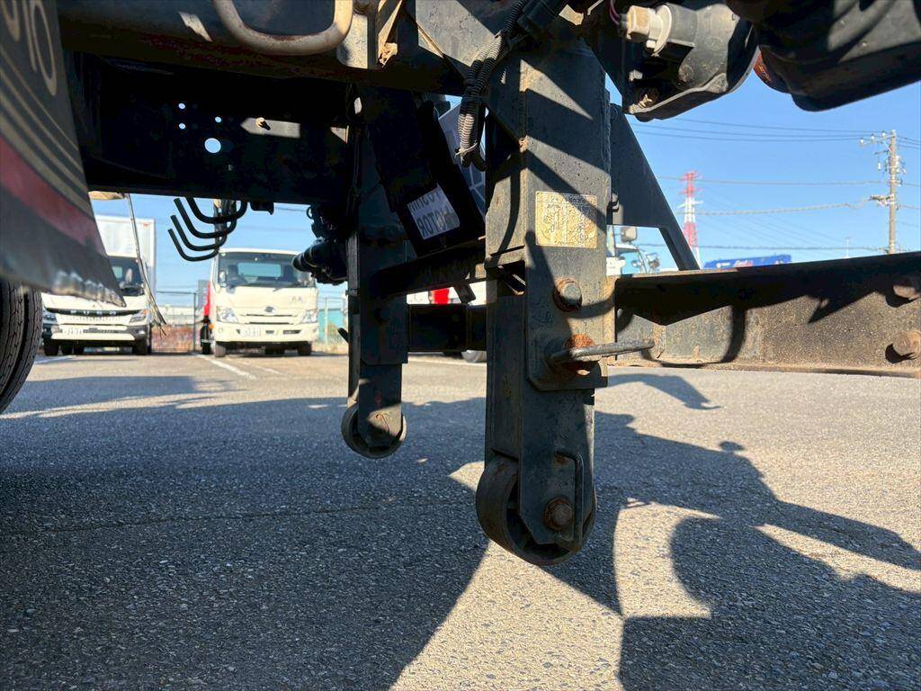 三菱ふそうファイターコンテナ専用車増トン（6t・8t）[写真16]