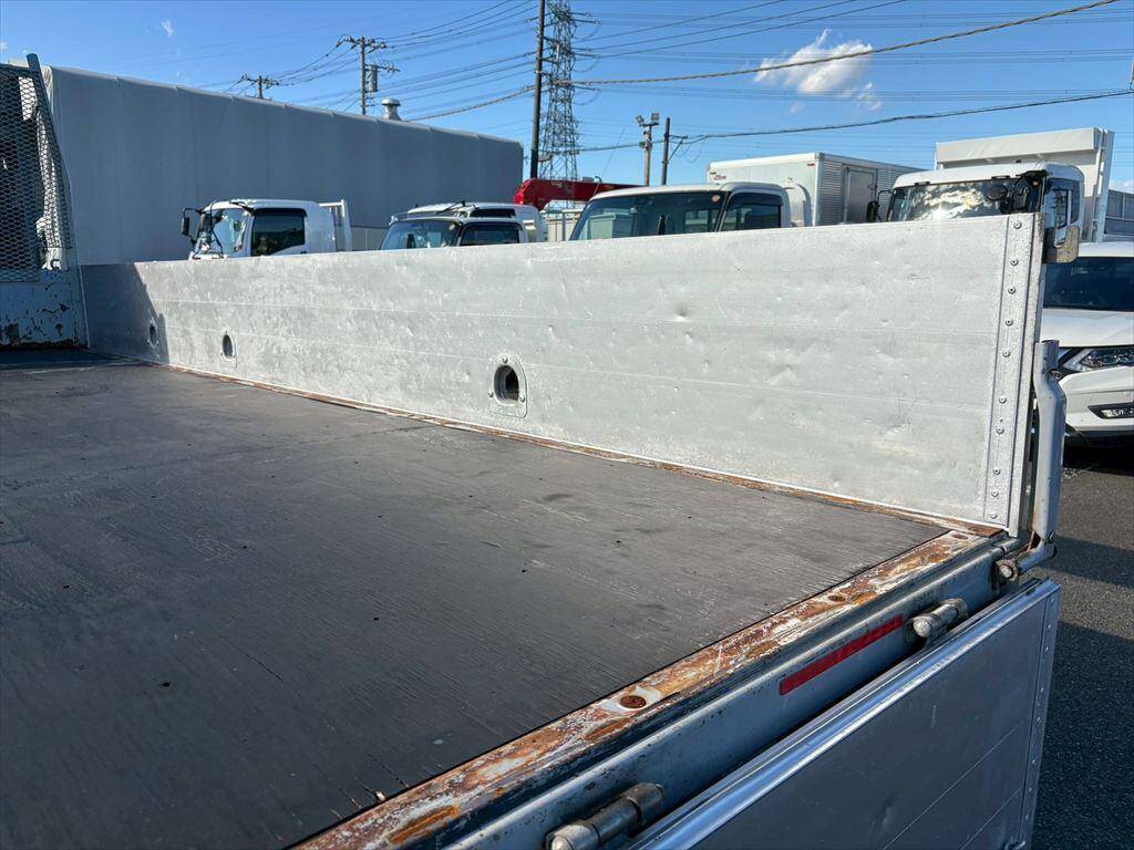 いすゞエルフクレーン4段小型（2t・3t）[写真10]