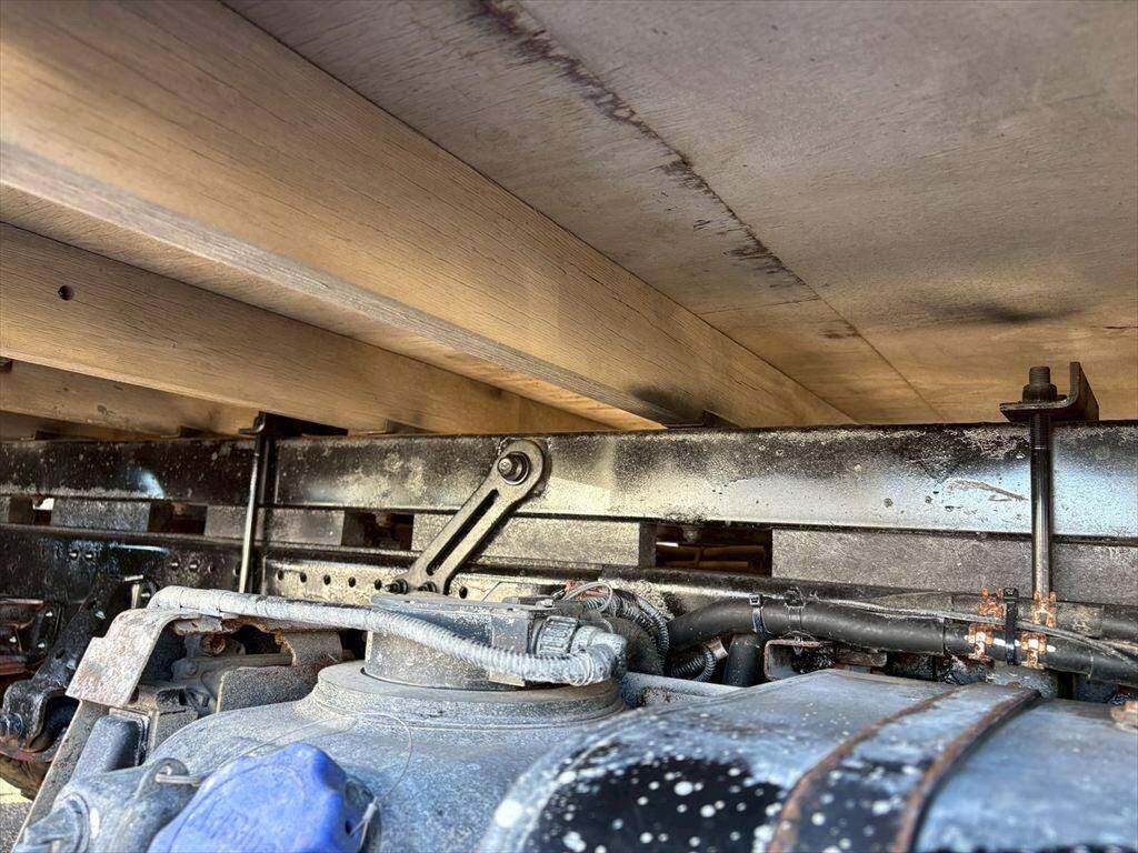 いすゞエルフクレーン4段小型（2t・3t）[写真16]