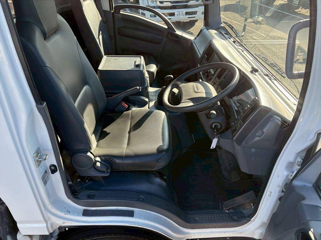 いすゞエルフクレーン4段小型（2t・3t）[写真20]