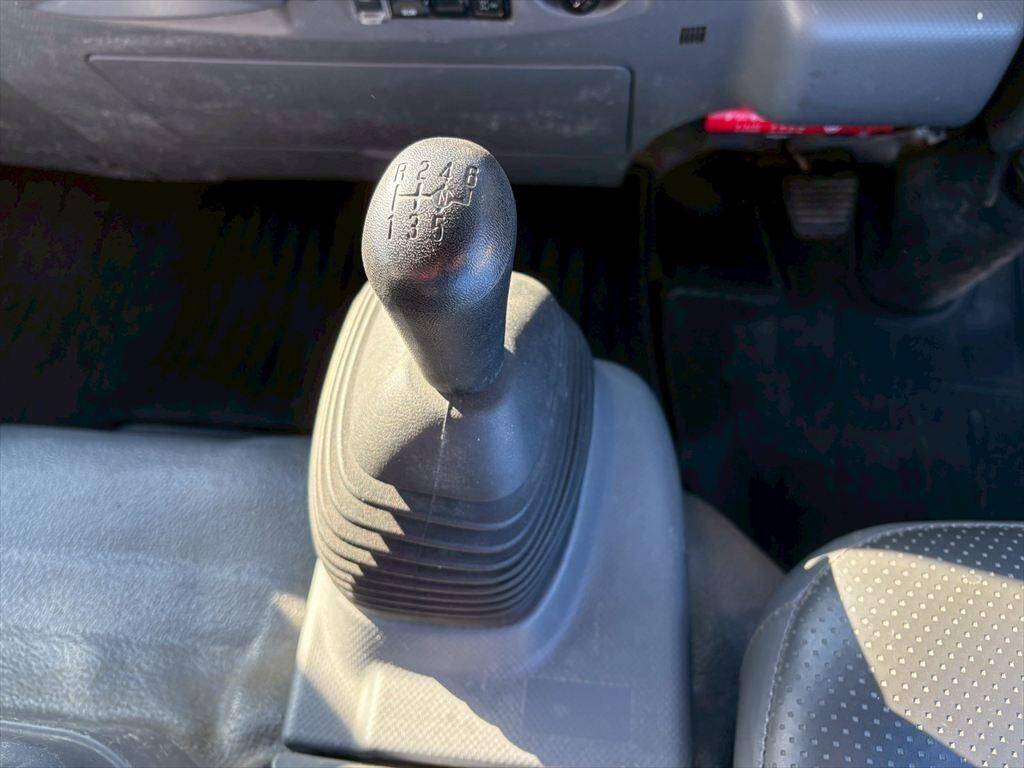 いすゞエルフクレーン4段小型（2t・3t）[写真21]