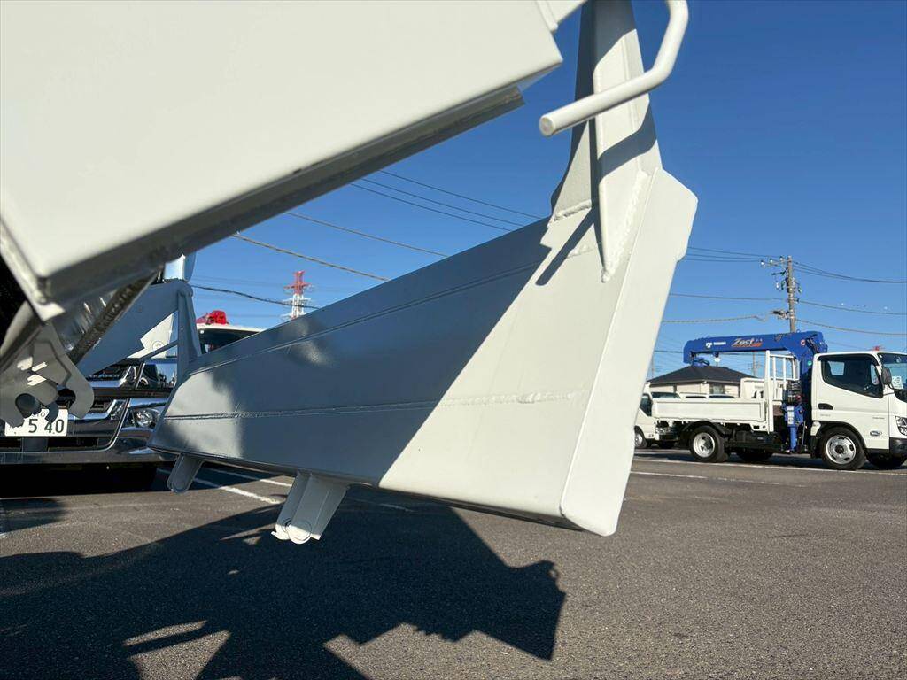 三菱ふそうファイターダンプ中型（4t）[写真13]