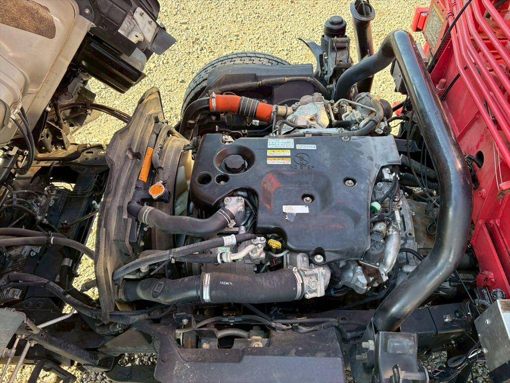 いすゞエルフセルフクレーン4段小型（2t・3t）[写真16]