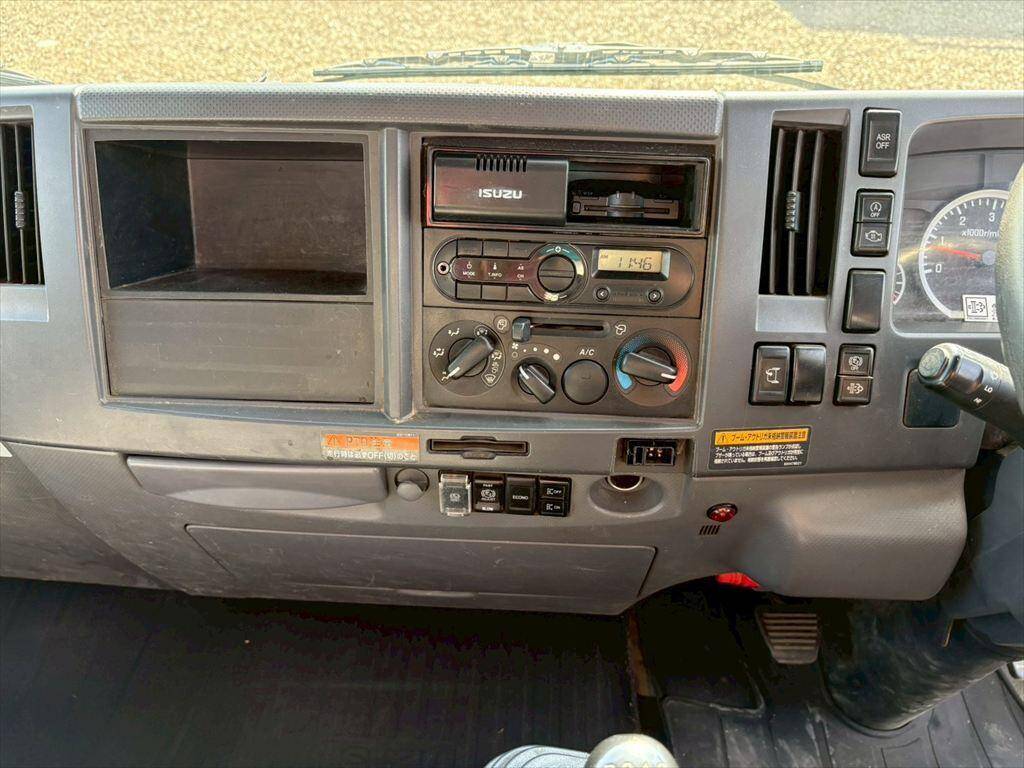 いすゞエルフセルフクレーン4段小型（2t・3t）[写真20]