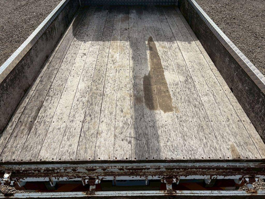 いすゞエルフセルフクレーン4段小型（2t・3t）[写真08]