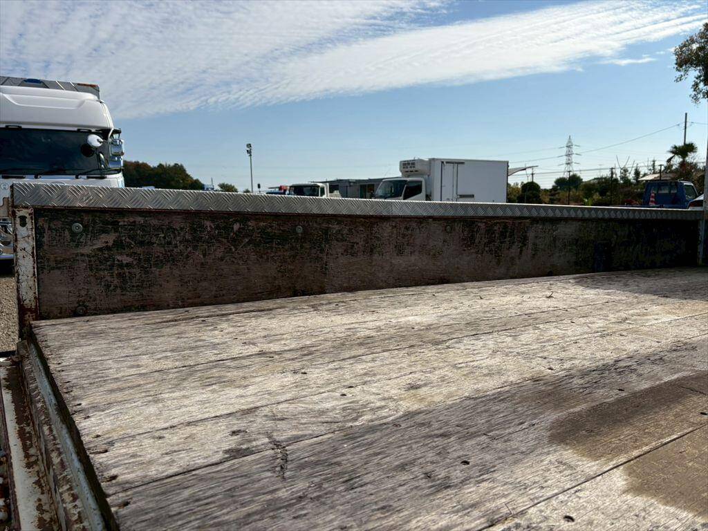 いすゞエルフセルフクレーン4段小型（2t・3t）[写真09]