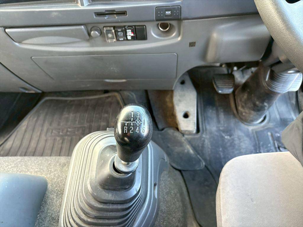 いすゞフォワードアルミブロック中型（4t）[写真21]