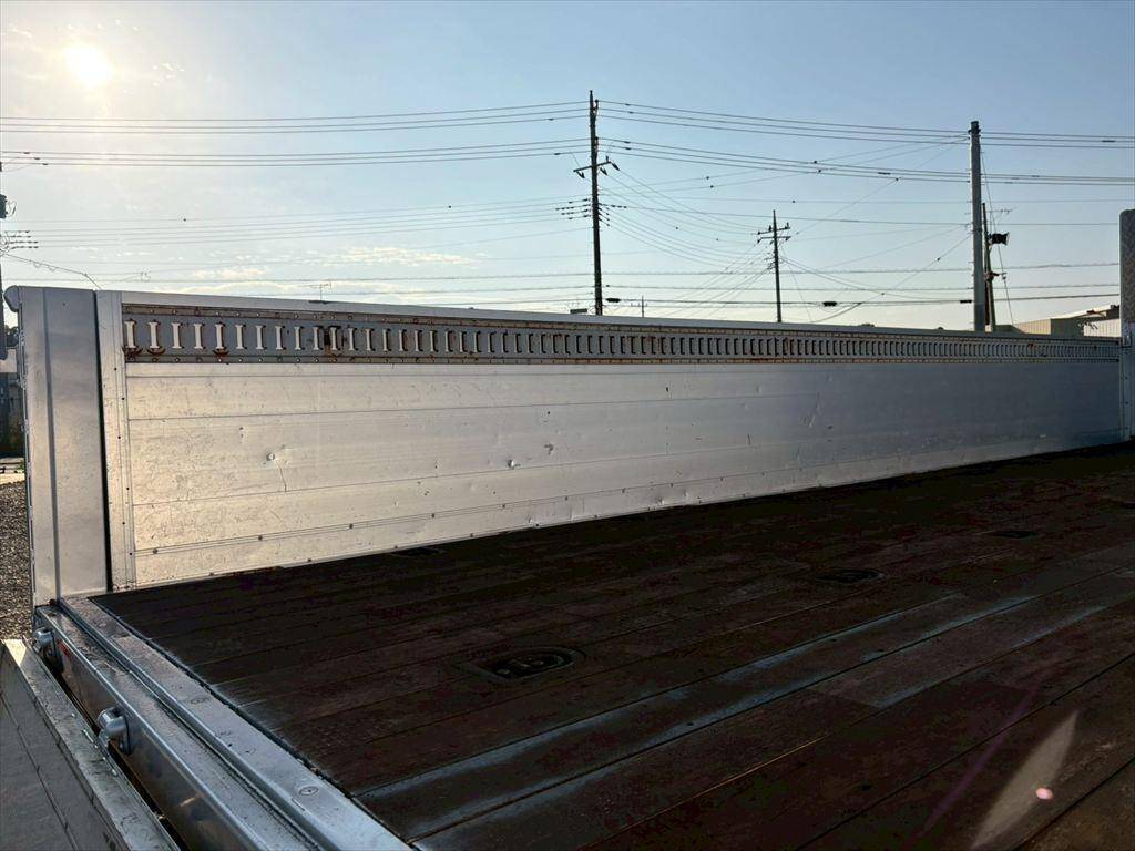 いすゞフォワードアルミブロック中型（4t）[写真09]