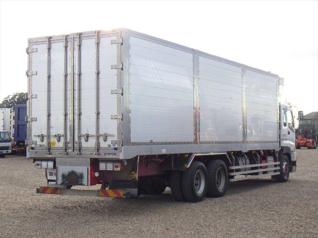 いすゞギガチップ運搬車大型（10t）[写真03]