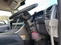 UDトラックスクオントレーラーヘッド（トラクターヘッド）大型（10t）[写真21]