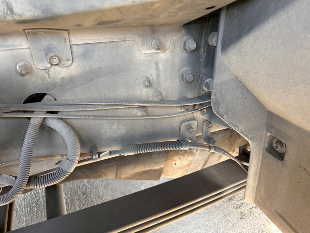 UDトラックスクオントレーラーヘッド（トラクターヘッド）大型（10t）[写真30]