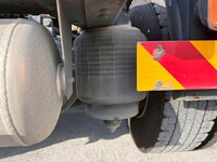 UDトラックスクオントレーラーヘッド（トラクターヘッド）大型（10t）[写真39]