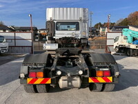 UDトラックスクオントレーラーヘッド（トラクターヘッド）大型（10t）[写真05]