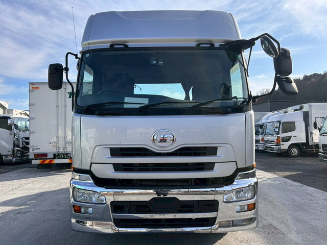 UDトラックスクオントレーラーヘッド（トラクターヘッド）大型（10t）[写真07]