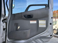 UDトラックスクオントレーラーヘッド（トラクターヘッド）大型（10t）[写真09]