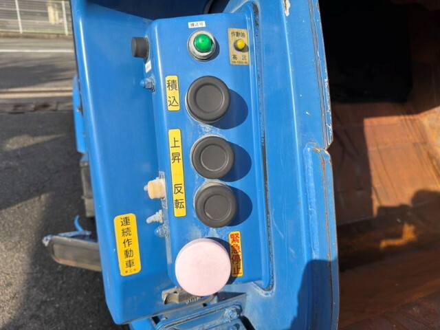 日野レンジャーパッカー車（塵芥車）増トン（6t・8t）[写真15]