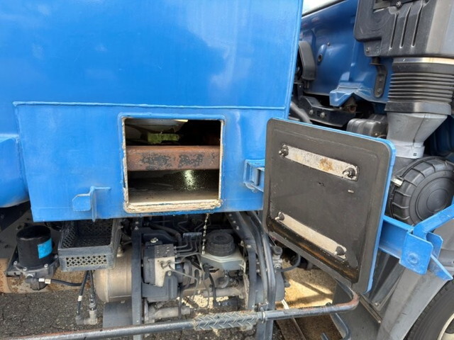 日野レンジャーパッカー車（塵芥車）増トン（6t・8t）[写真19]