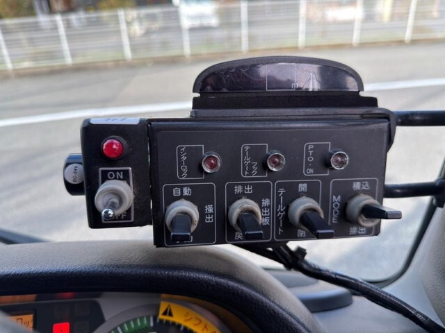 日野レンジャーパッカー車（塵芥車）増トン（6t・8t）[写真36]