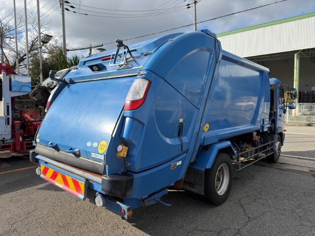 日野レンジャーパッカー車（塵芥車）増トン（6t・8t）[写真04]