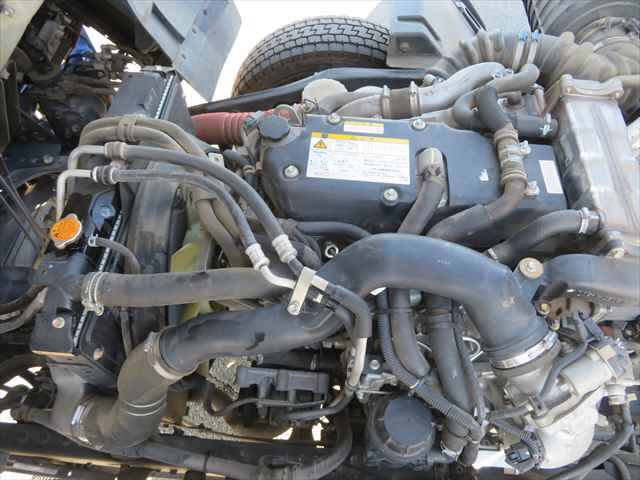 いすゞフォワードコンテナ専用車増トン（6t・8t）[写真10]