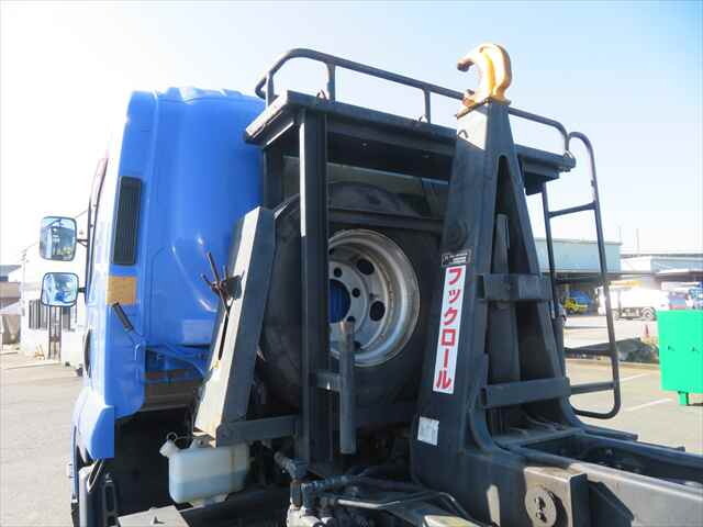 いすゞフォワードコンテナ専用車増トン（6t・8t）[写真14]