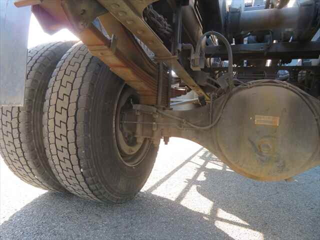 いすゞフォワードコンテナ専用車増トン（6t・8t）[写真16]