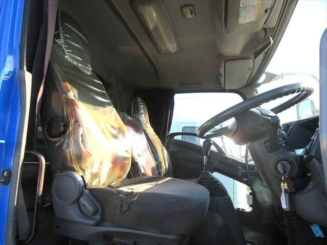 いすゞフォワードコンテナ専用車増トン（6t・8t）[写真25]