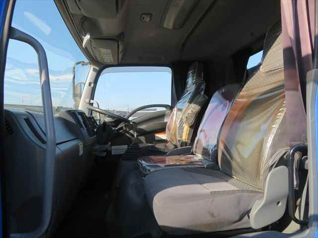 いすゞフォワードコンテナ専用車増トン（6t・8t）[写真26]