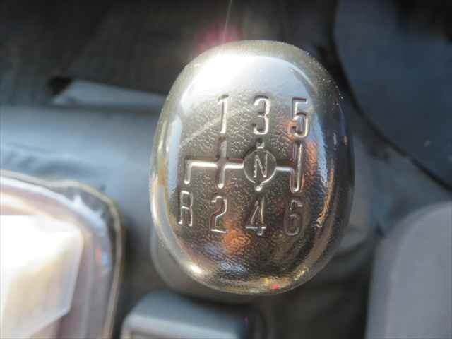 いすゞフォワードコンテナ専用車増トン（6t・8t）[写真31]