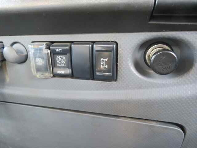 いすゞフォワードコンテナ専用車増トン（6t・8t）[写真35]