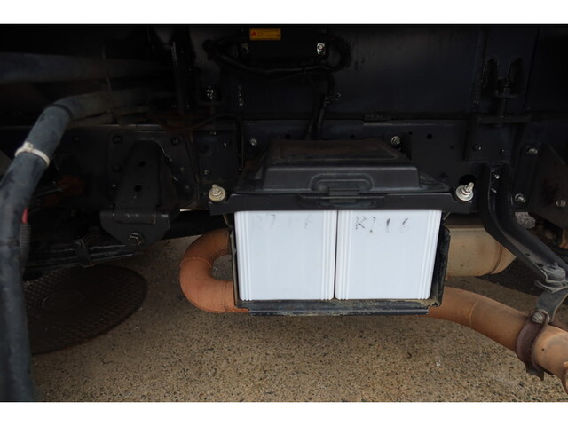 日野レンジャーパッカー車（塵芥車）中型（4t）[写真17]