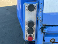 いすゞエルフパッカー車（塵芥車）小型（2t・3t）[写真10]