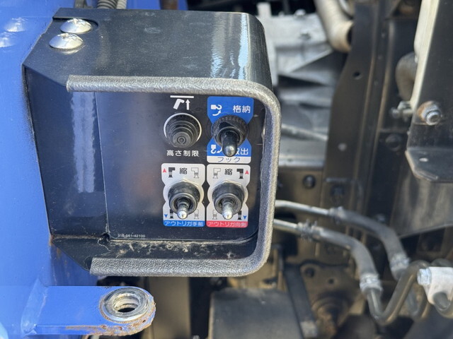 三菱ふそうファイタークレーン4段中型（4t）[写真21]