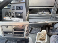 三菱ふそうファイタークレーン4段中型（4t）[写真40]