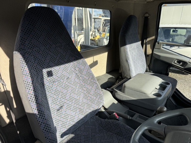 三菱ふそうファイタークレーン4段中型（4t）[写真05]