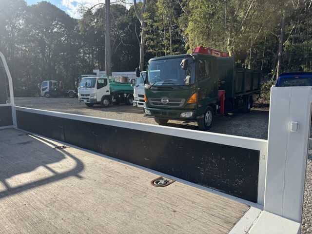 いすゞエルフ平ボディ小型（2t・3t）[写真12]