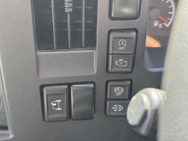 いすゞエルフ平ボディ小型（2t・3t）[写真18]